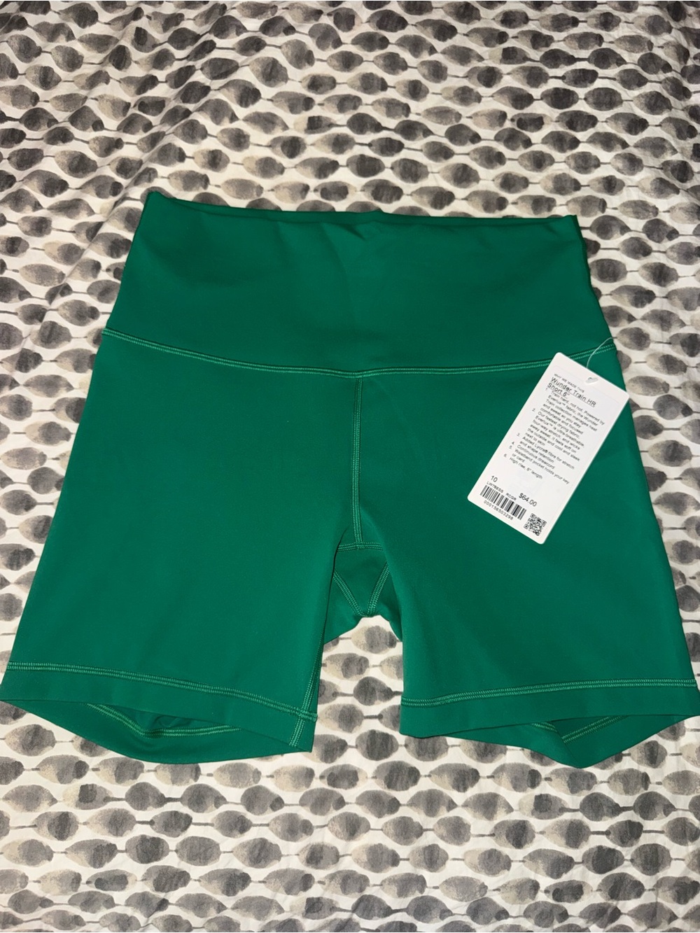 Lululemon Wunder Train High-Rise Shorts 6” size 10.